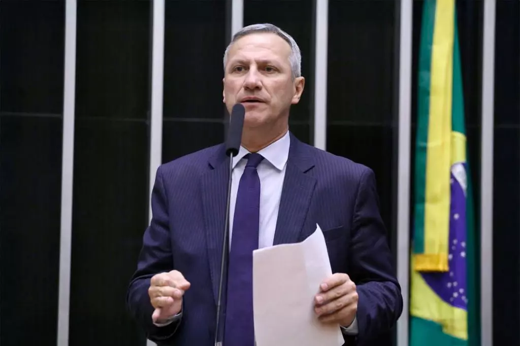 Deputado Sanderson comemora derrota do governo em votação da MP 1303: “Vitória contra a irresponsabilidade fiscal”
